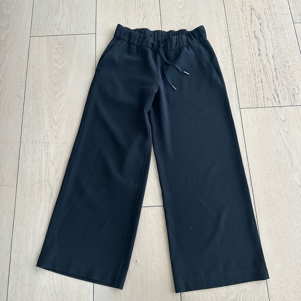 Lululemon cropped wide leg pant